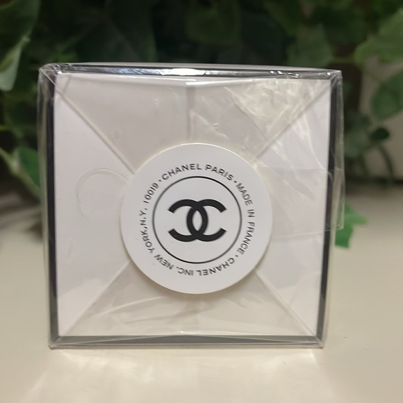 CHANEL No5 Body Lotion Paris 6.8Fl Oz. - Picture 4 of 4